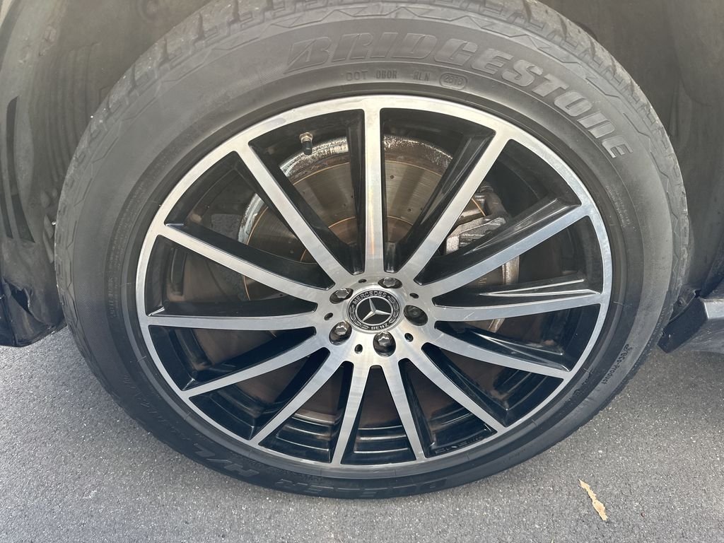 Used 2022 Black Mercedes-Benz GLS 450 image 3