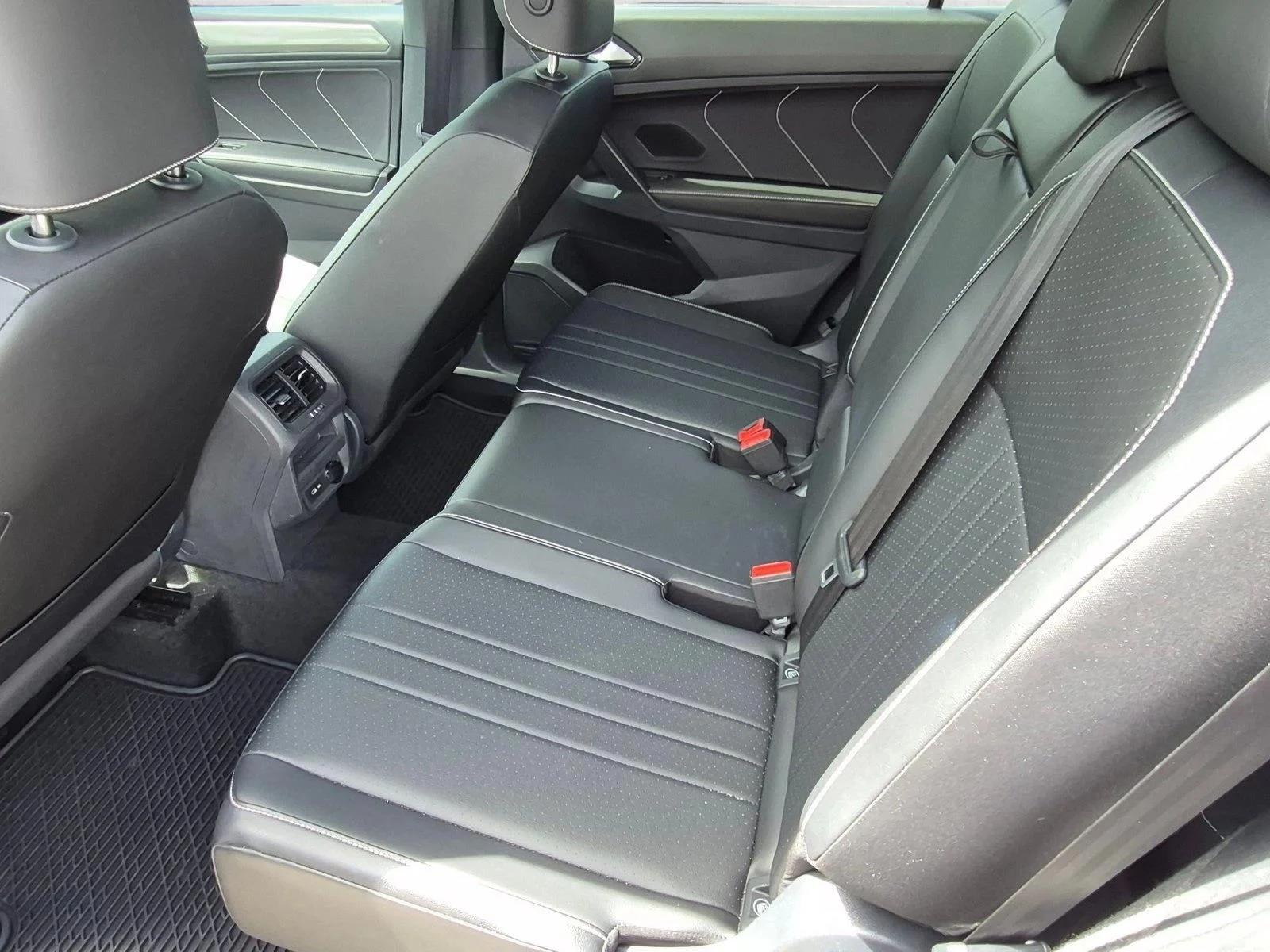 Used 2023 Platinum Gray Metallic Volkswagen SE R-Line Black image 19