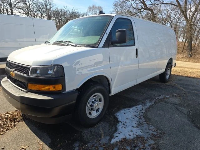 2025 Chevrolet Express 2500 Extended Work Van HD's photo