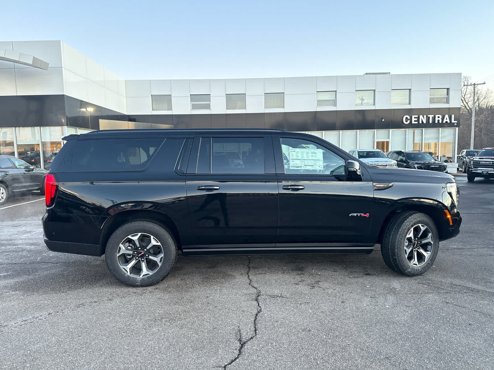 2026 GMC Yukon XL AT4 Ultimate - Photo 8