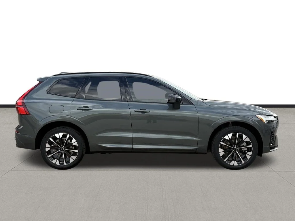 New 2026 Forest Lake Volvo Plus image 4