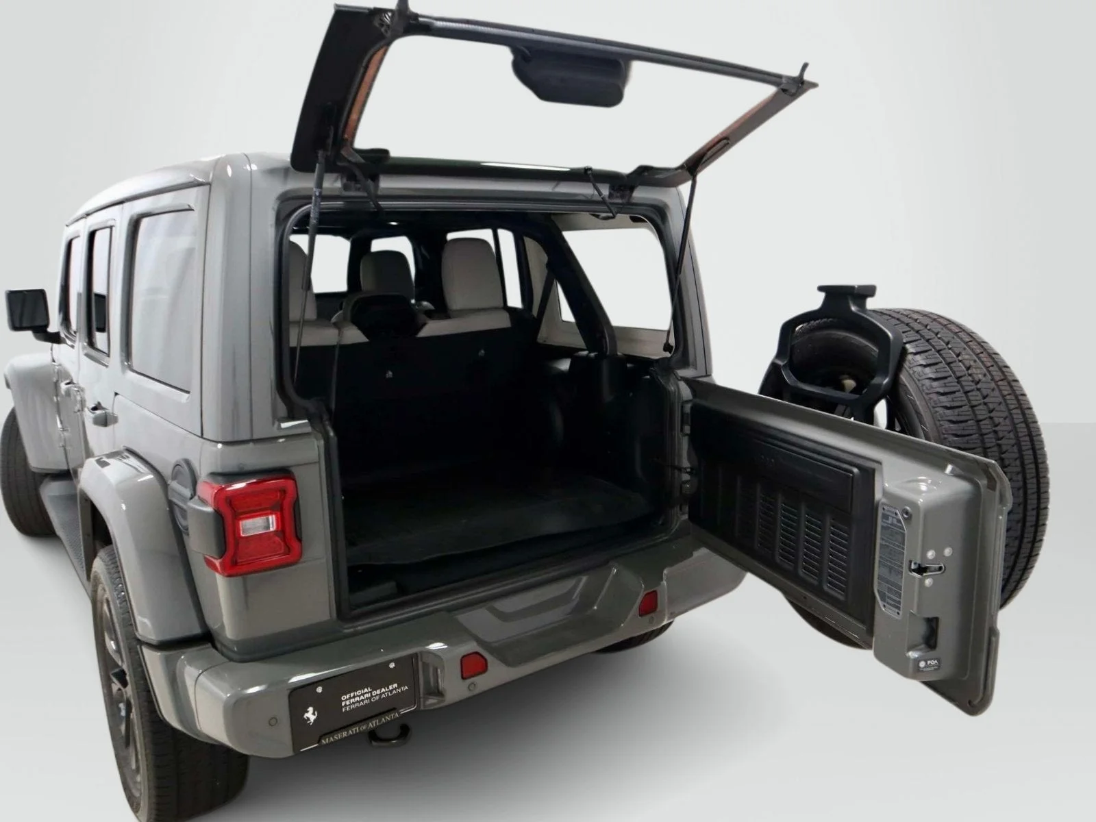 Used 2022 Sting-Gray Clearcoat Jeep Unlimited High Altitude image 10