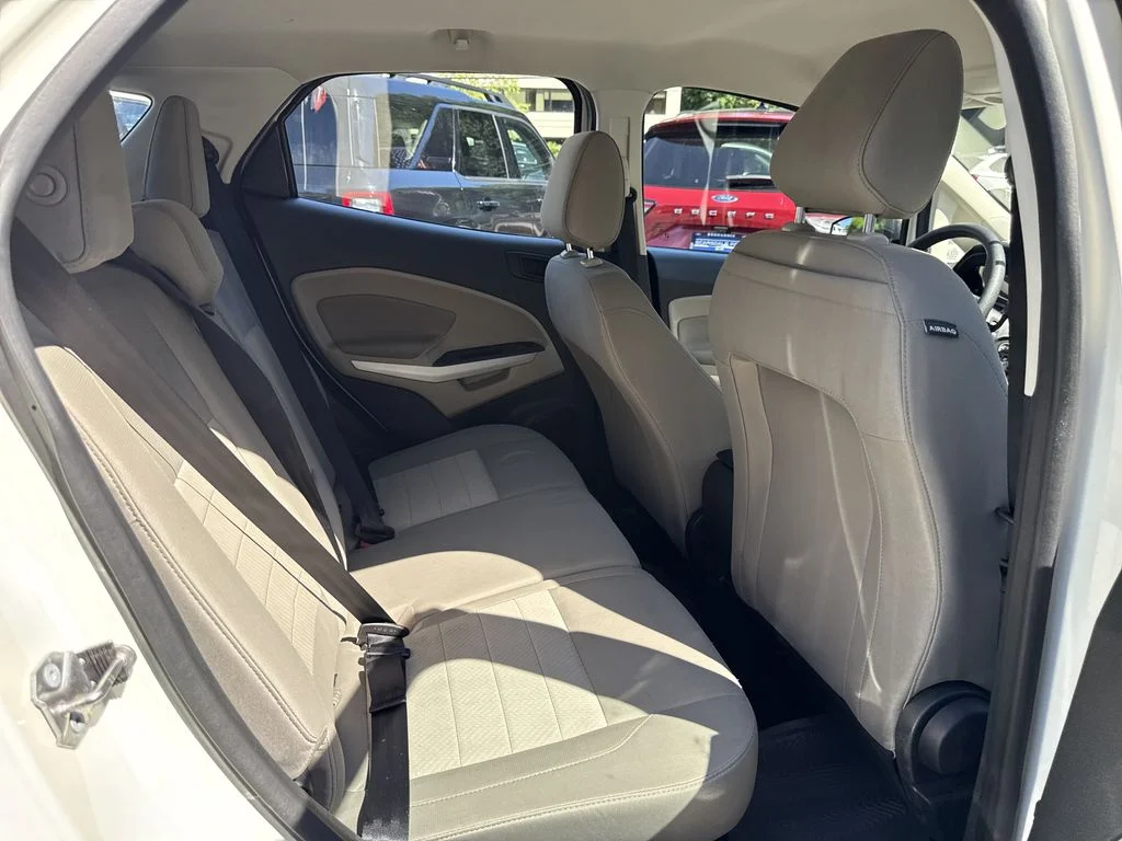 Used 2020 Diamond White Ford S image 28