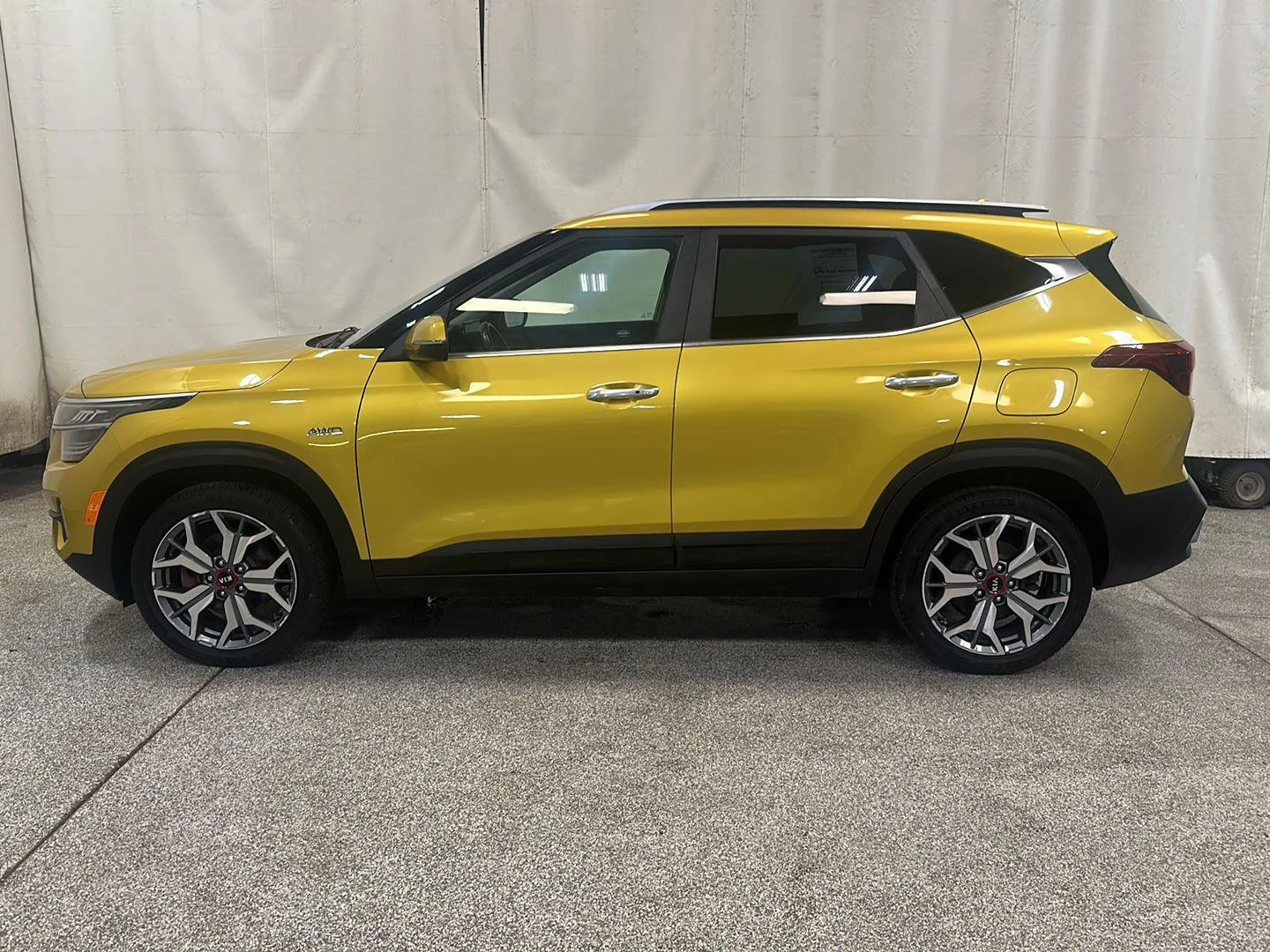 Used 2021 Kia Seltos SX with VIN KNDETCA28M7181537 for sale in Waconia, MN