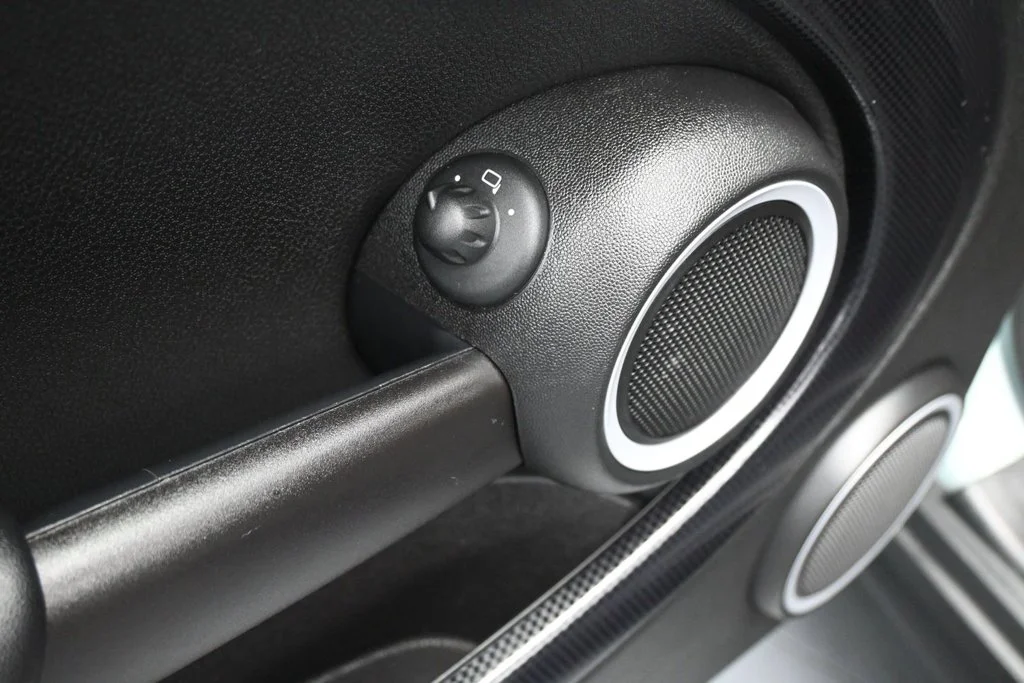 Used 2013 Blue MINI Base image 12