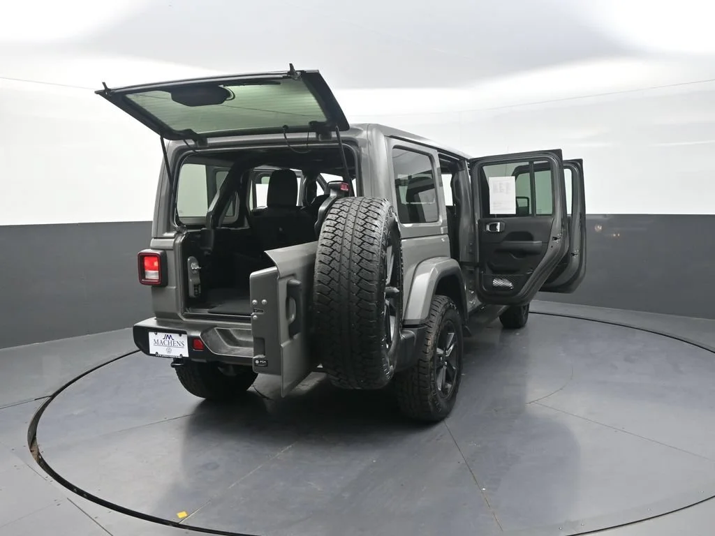 Used 2021 Gray Jeep Unlimited Sahara Altitude image 38