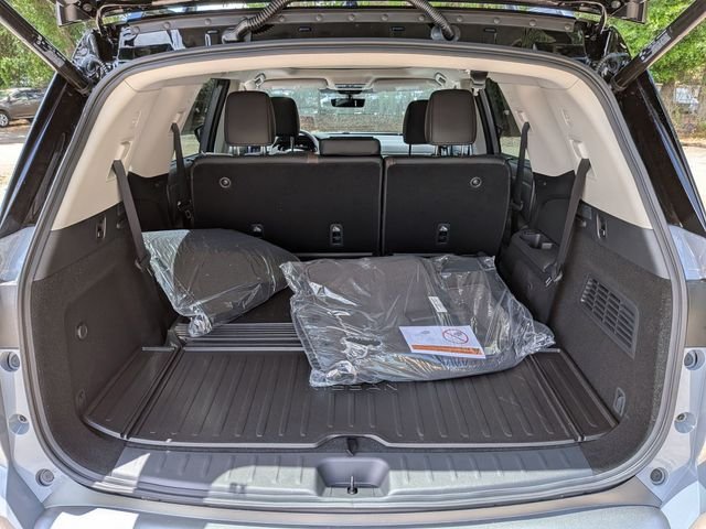 New 2026 Gray Nissan Platinum image 25