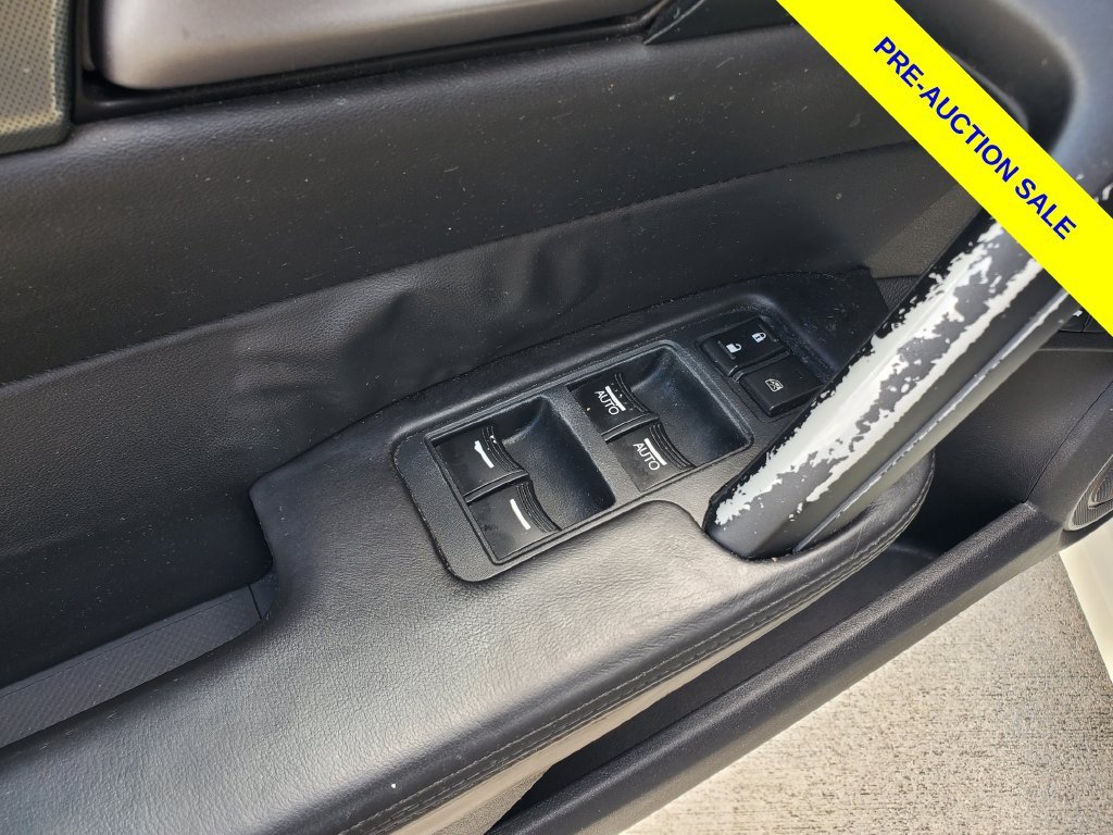 Used 2010 White Acura 3.5 image 19