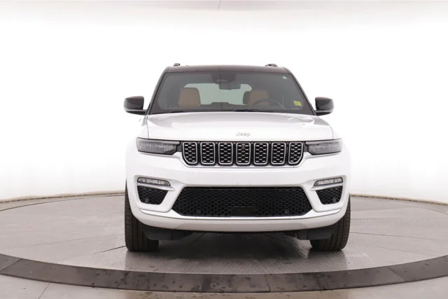 Used 2025 White/off-white Jeep Summit Reserve image 12