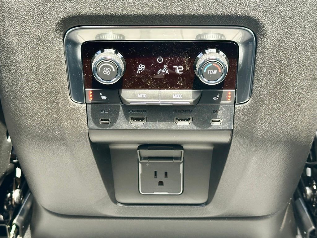 2026 Chevrolet Suburban High Country - Photo 19