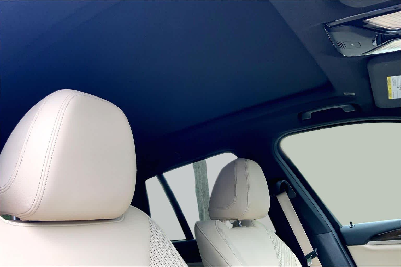 Used 2022 Mineral White Metallic BMW xDrive30i image 13