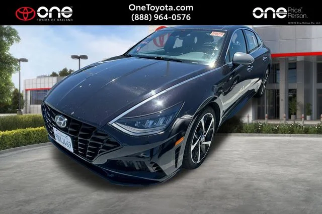 Used 2023 Blue Hyundai SEL Plus image 1