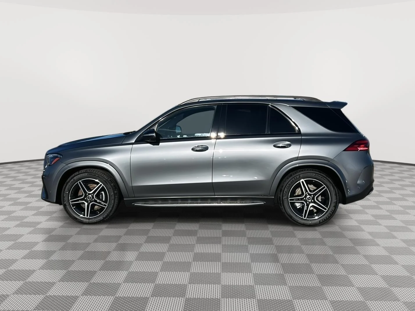New 2026 Selenite Grey Metallic Mercedes-Benz GLE 450 image 6