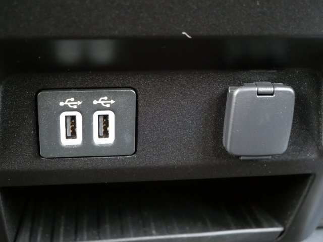 Certified Used 2020 Magnetic Ford XLT image 24