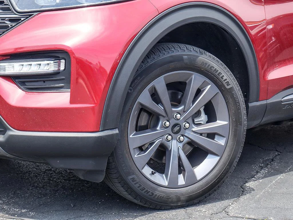 Used 2023 Red Metallic Ford XLT image 3
