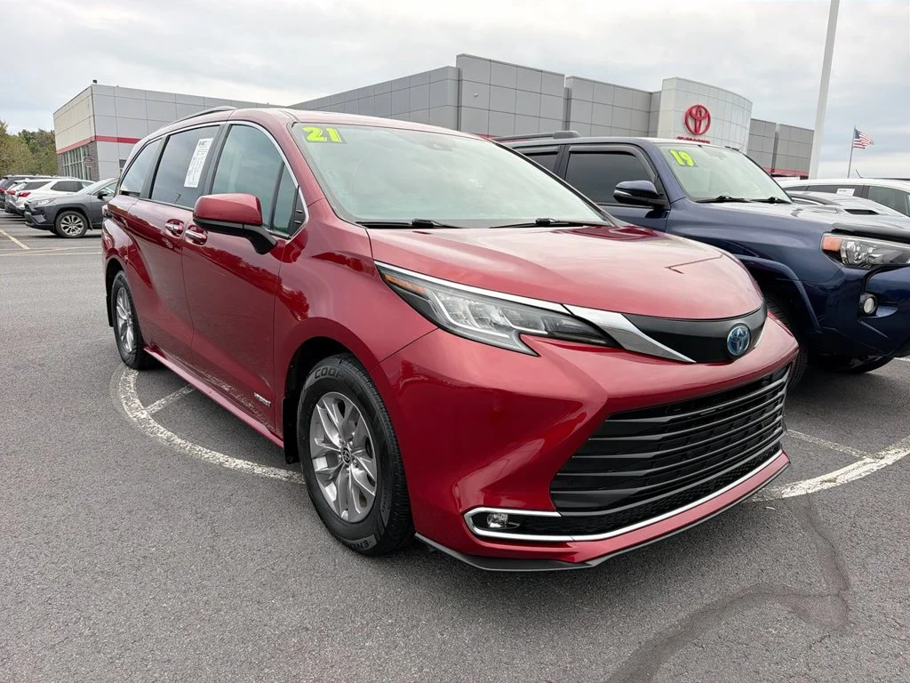 2021 Toyota Sienna XLE