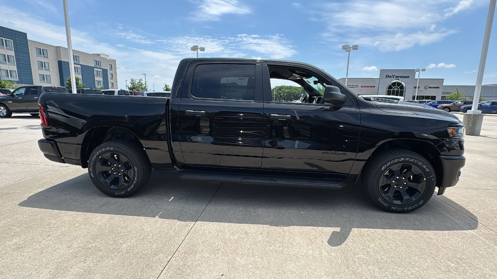 New 2026 Diamond Black Crystal Pearlcoat RAM Express image 16
