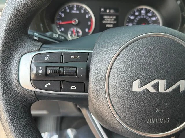 Used 2023 Silver Kia LXS image 27