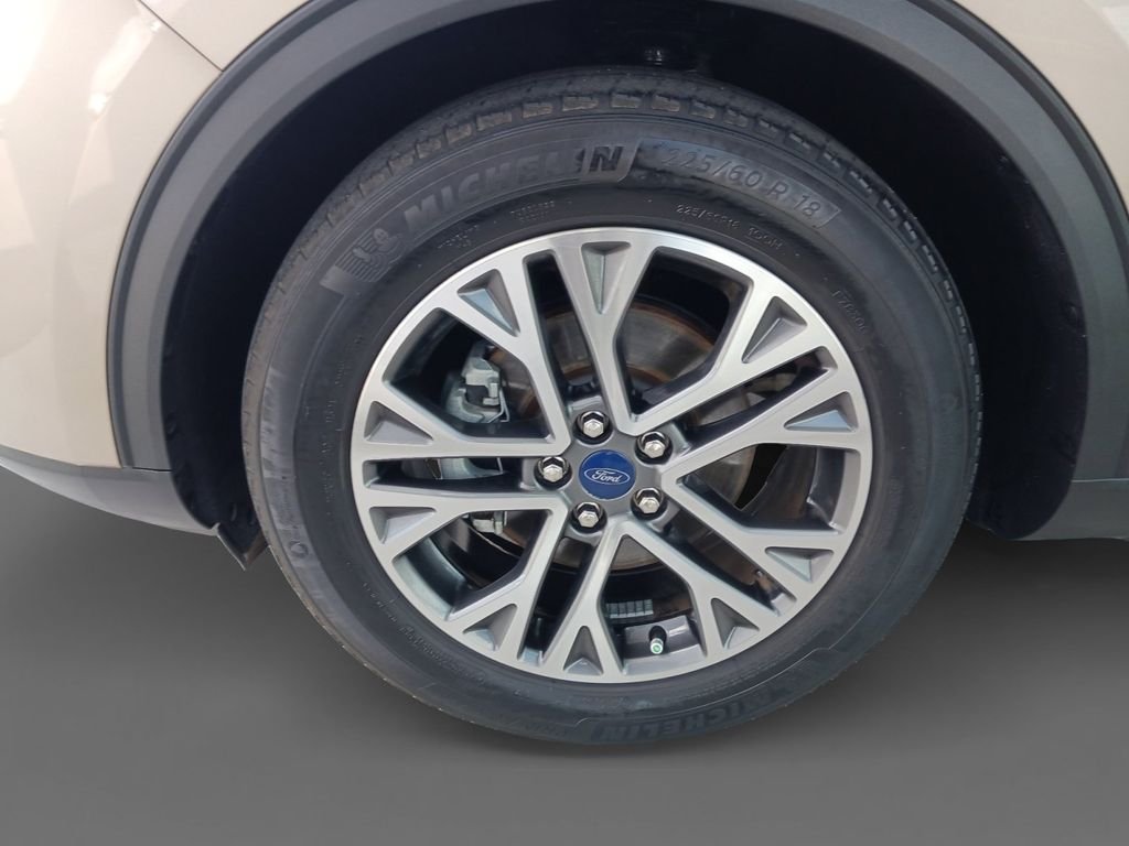 Used 2020 Gold Ford SEL image 15