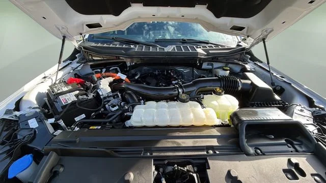 Used 2024 White Ford LARIAT image 33