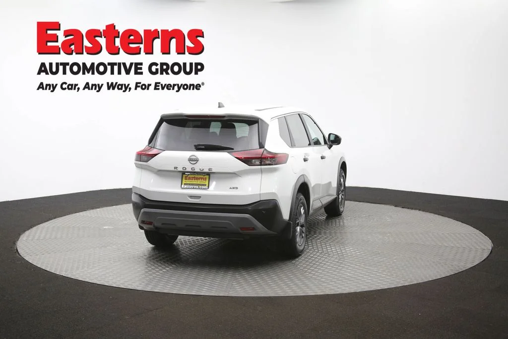 Used 2023 White Nissan S image 34