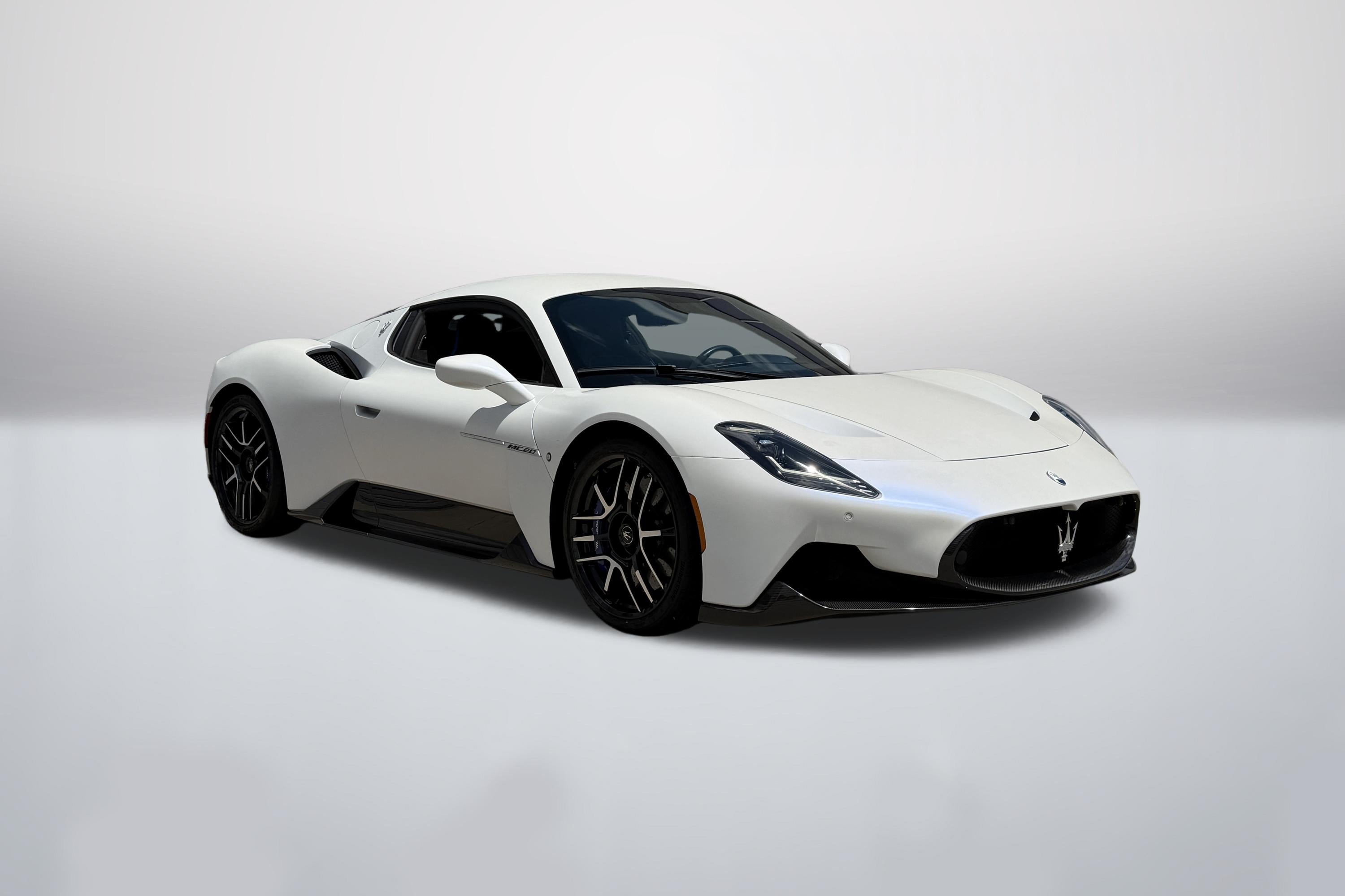 Used 2022 Bianco Audace Maserati  image 1