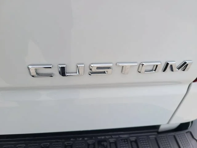 Used 2025 Summit White Chevrolet Custom image 30