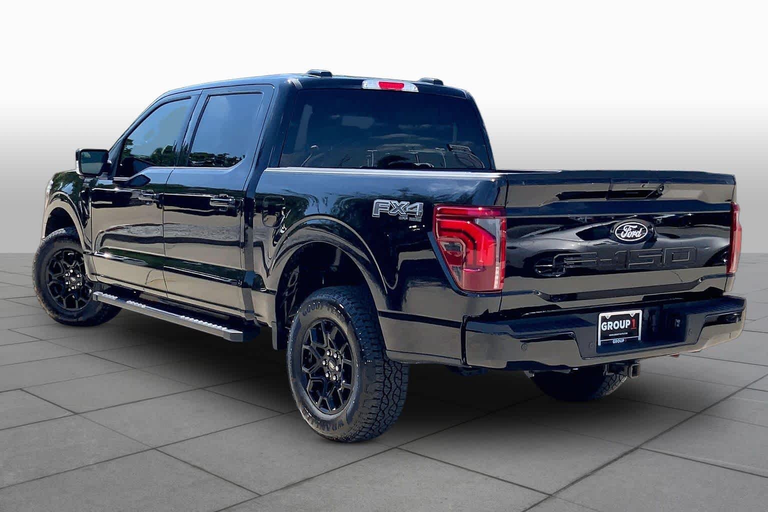Used 2025 Agate Black Metallic Ford LARIAT image 22
