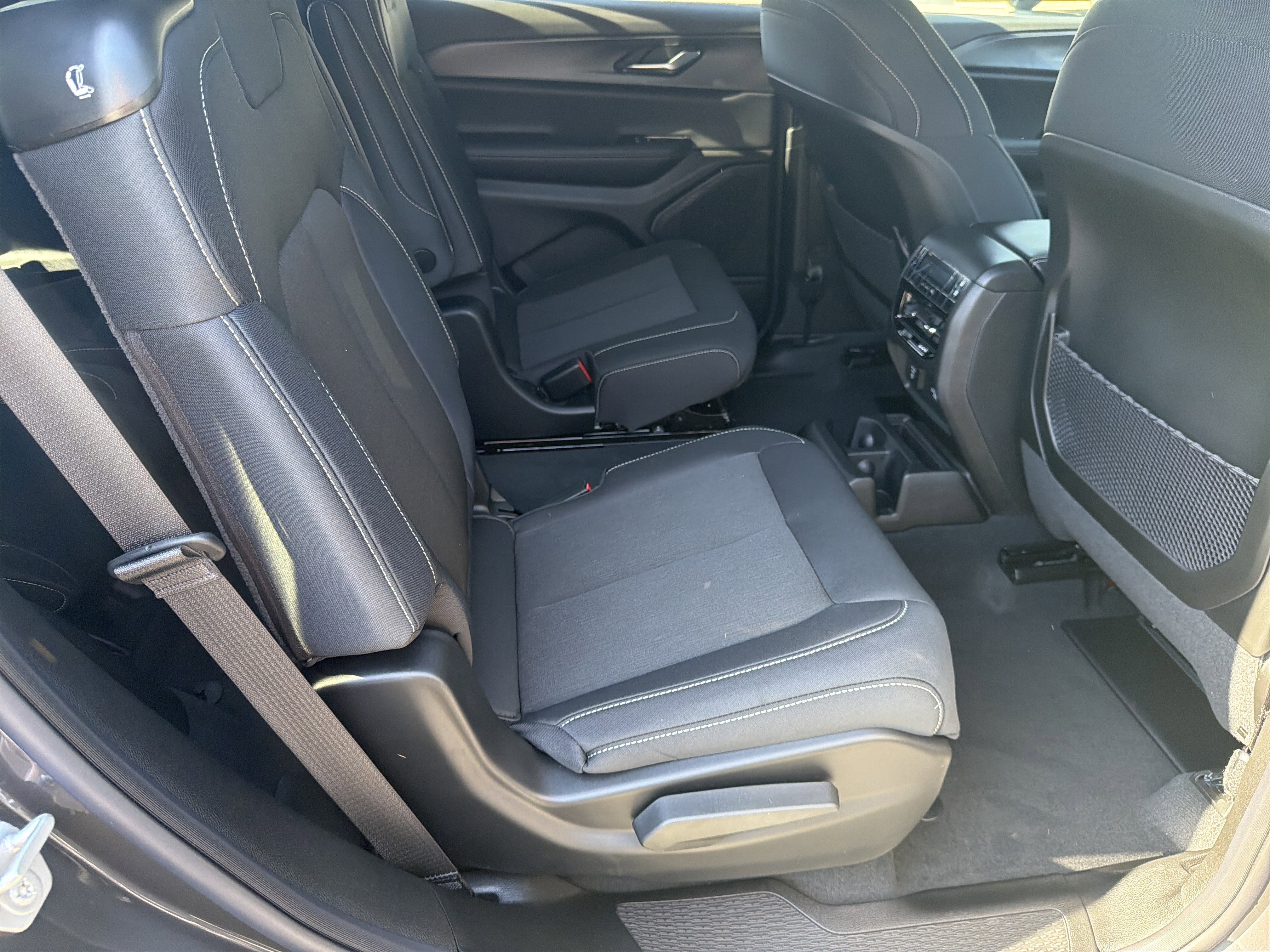 New 2026 Baltic Gray Metallic Clear-Coat Exterior Paint Jeep Laredo image 18