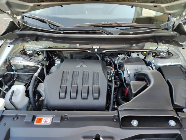 New 2026 Gray Mitsubishi SE image 35
