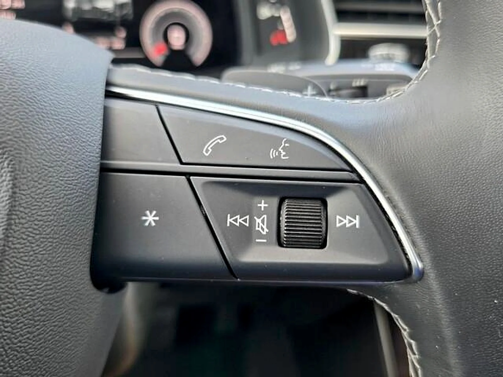 Used 2023 Mythos Black Metallic Audi Premium 55 TFSI quattro Tiptronic image 21