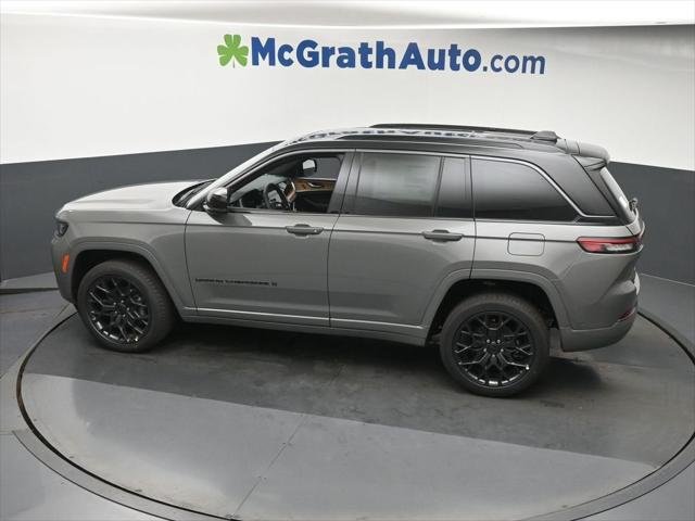 New 2027 Sting-Gray Clear-Coat Paint Jeep Summit image 24