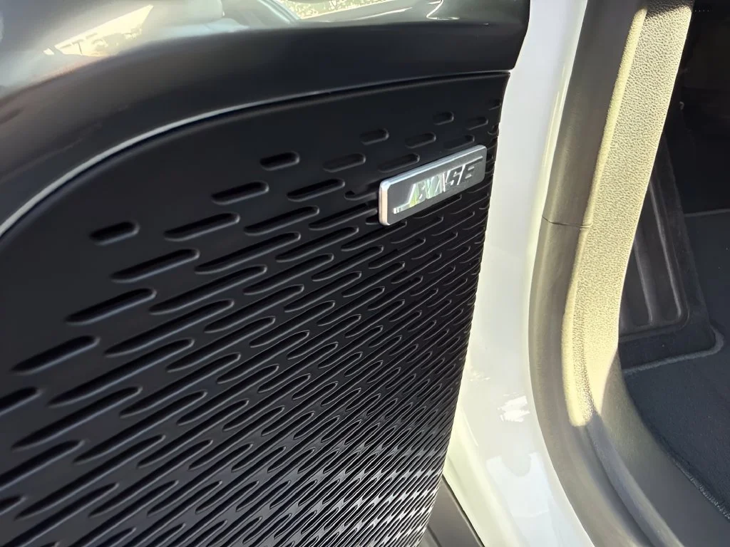 New 2027 Summit White GMC Elevation image 38
