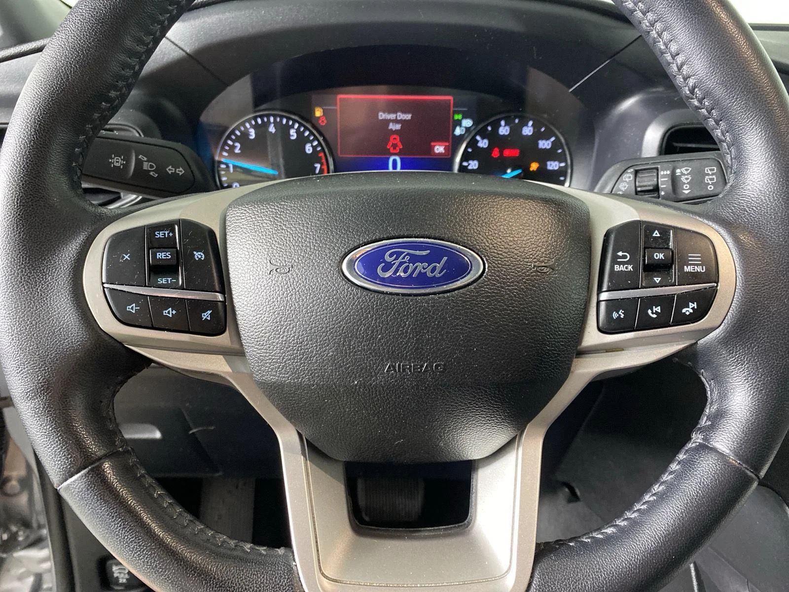 Used 2023 Iconic Silver Ford XLT image 17