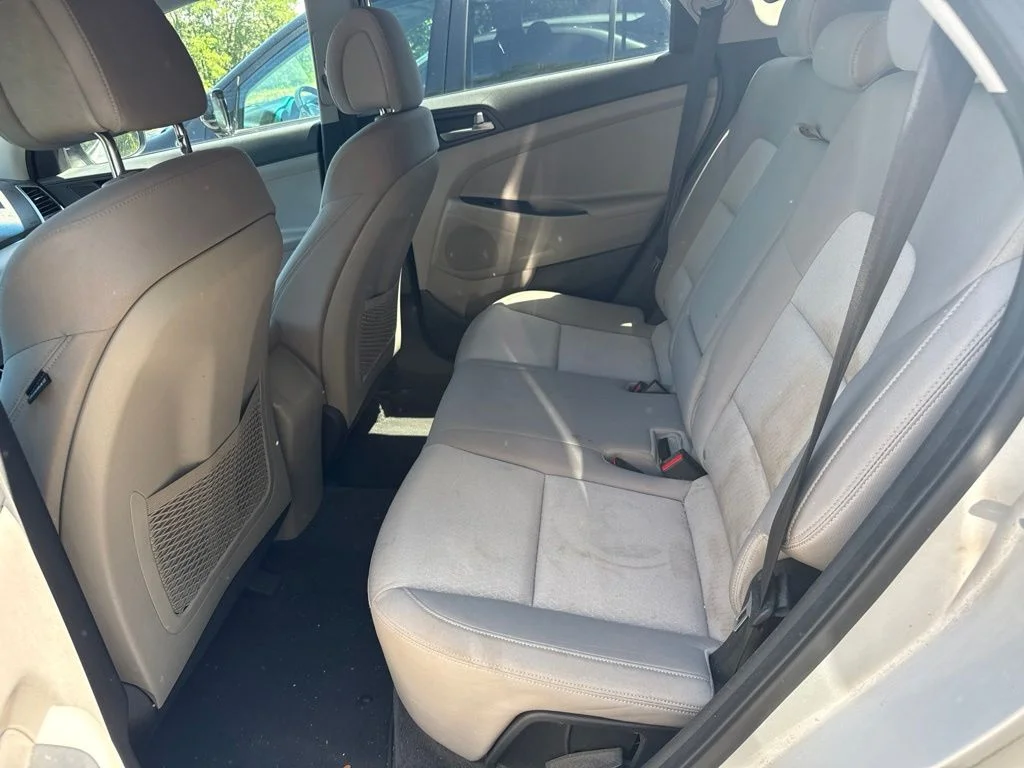 Used 2016 Silver Hyundai SE image 6