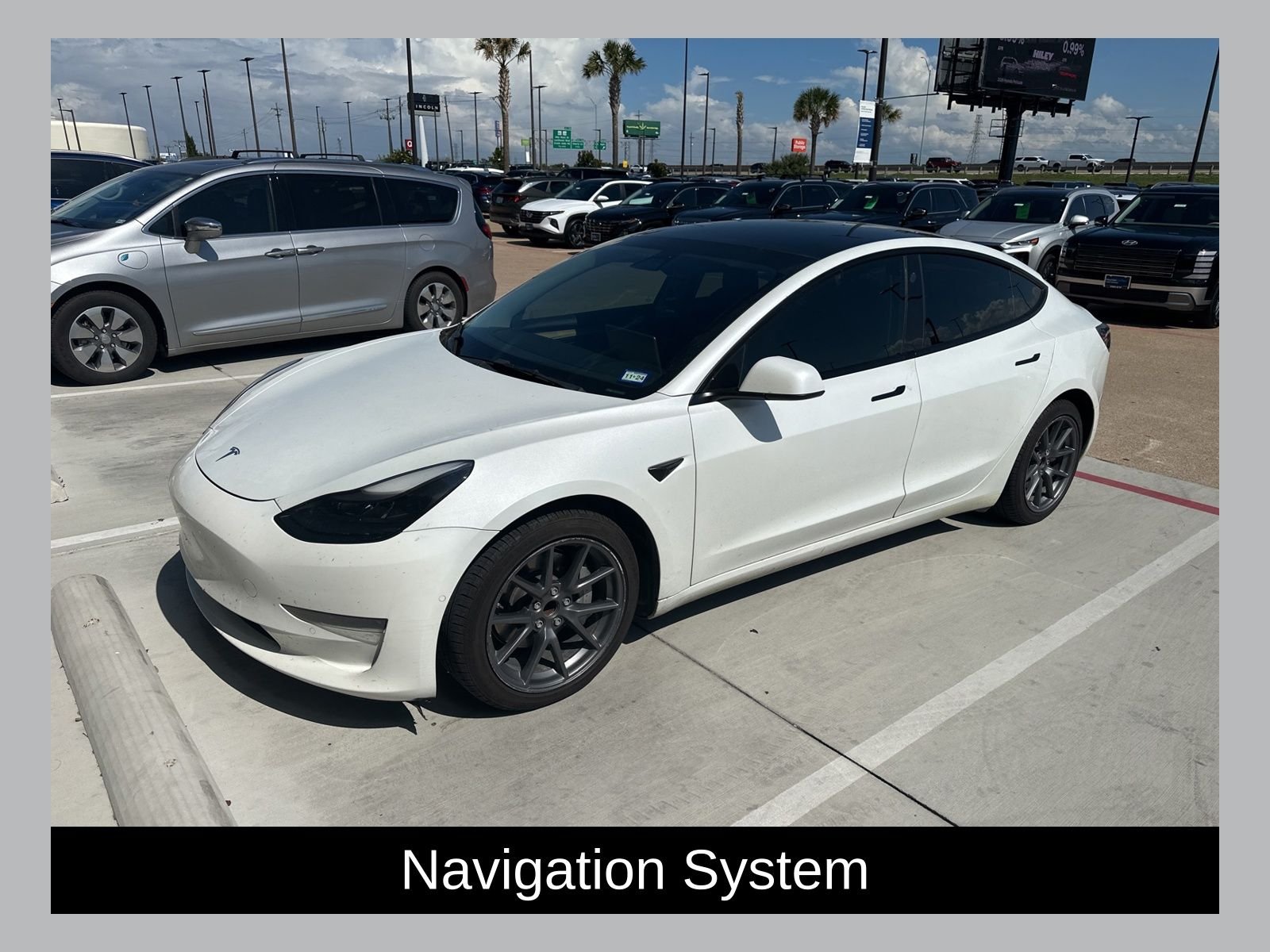 2022 Tesla Model 3 Standard Range Plus's photo