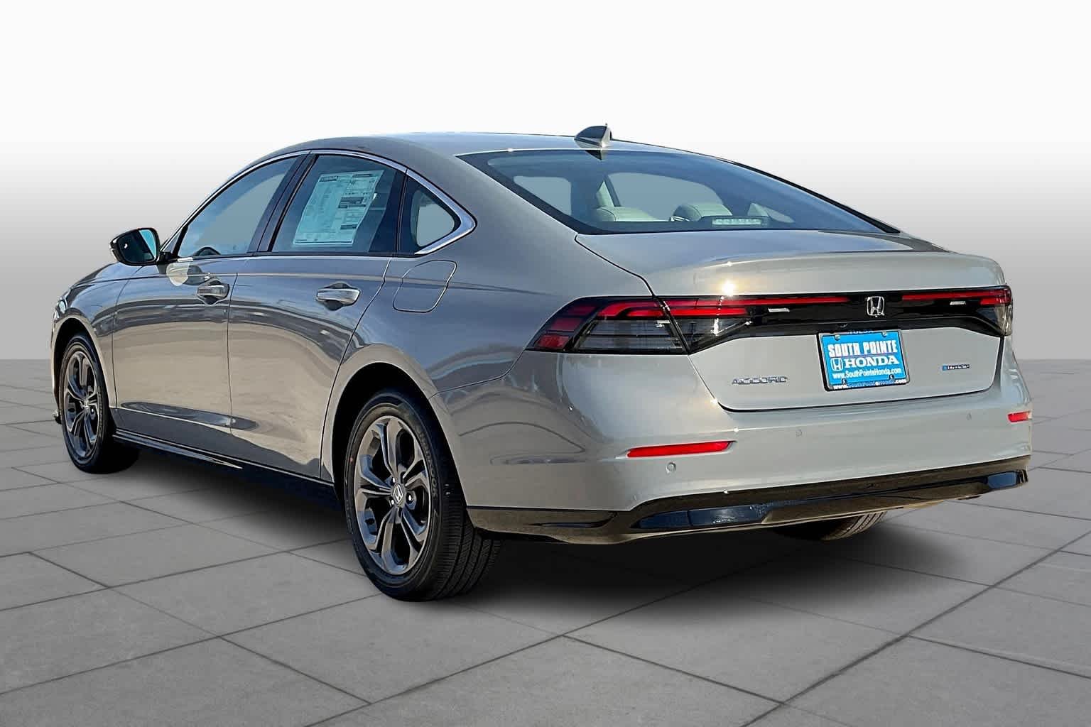 Used 2025 Urban Gray Pearl Honda EX-L image 12