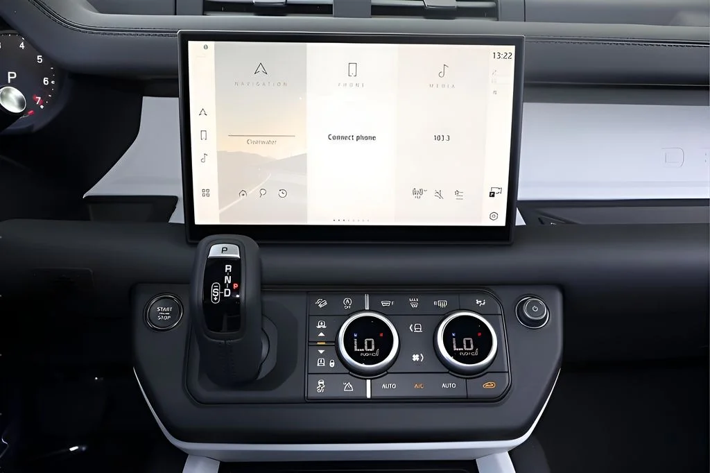 Certified Used 2025 Black Land Rover X-Dynamic SE image 22