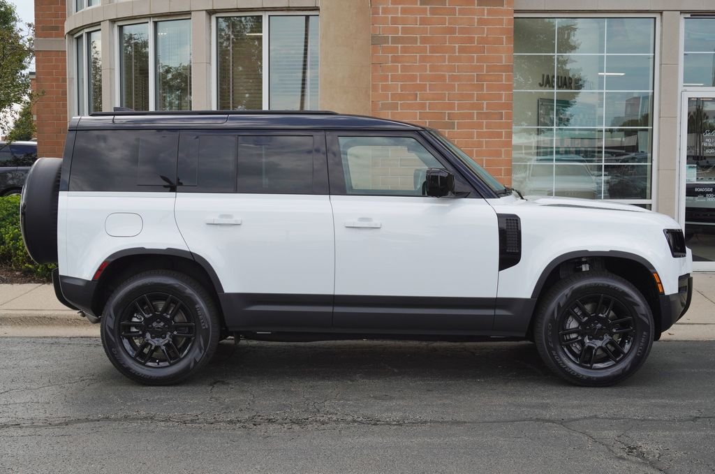New 2026 Fuji White Land Rover S image 7