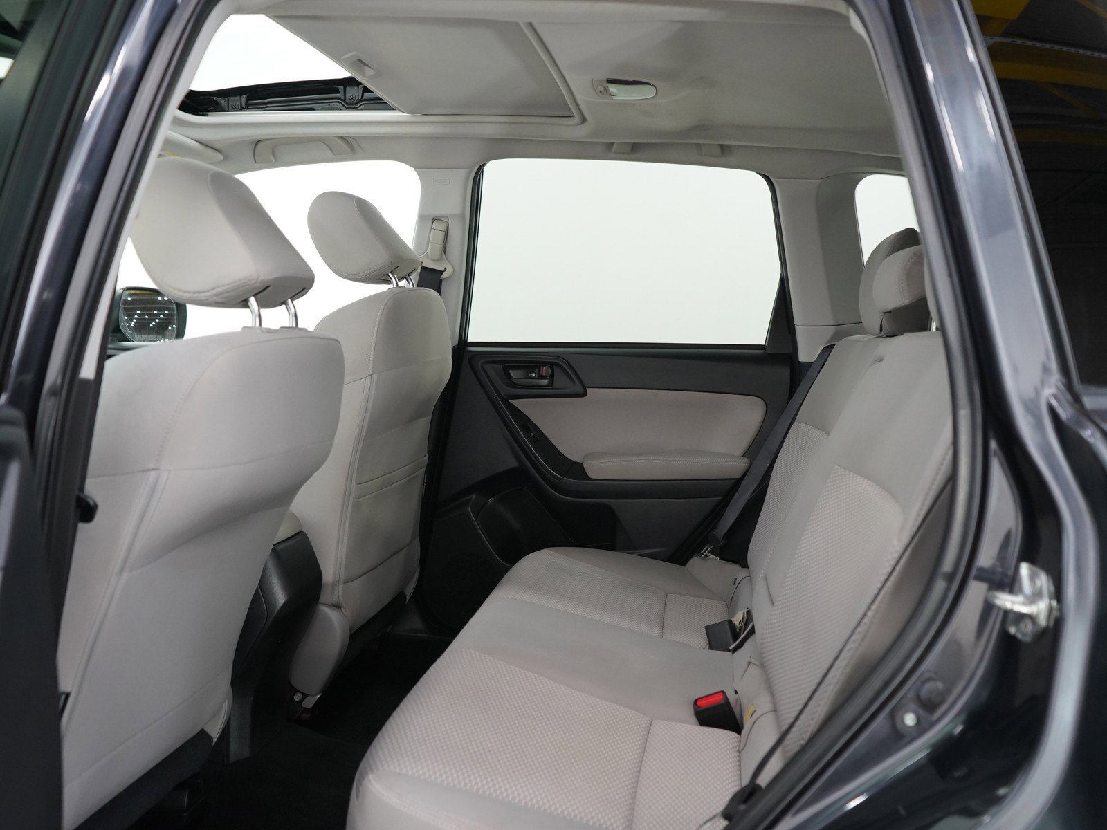 Used 2015 Dark Gray Metallic Subaru 2.5i Premium image 17
