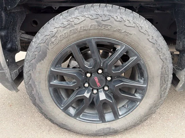 Used 2024 Onyx Black GMC Elevation image 4