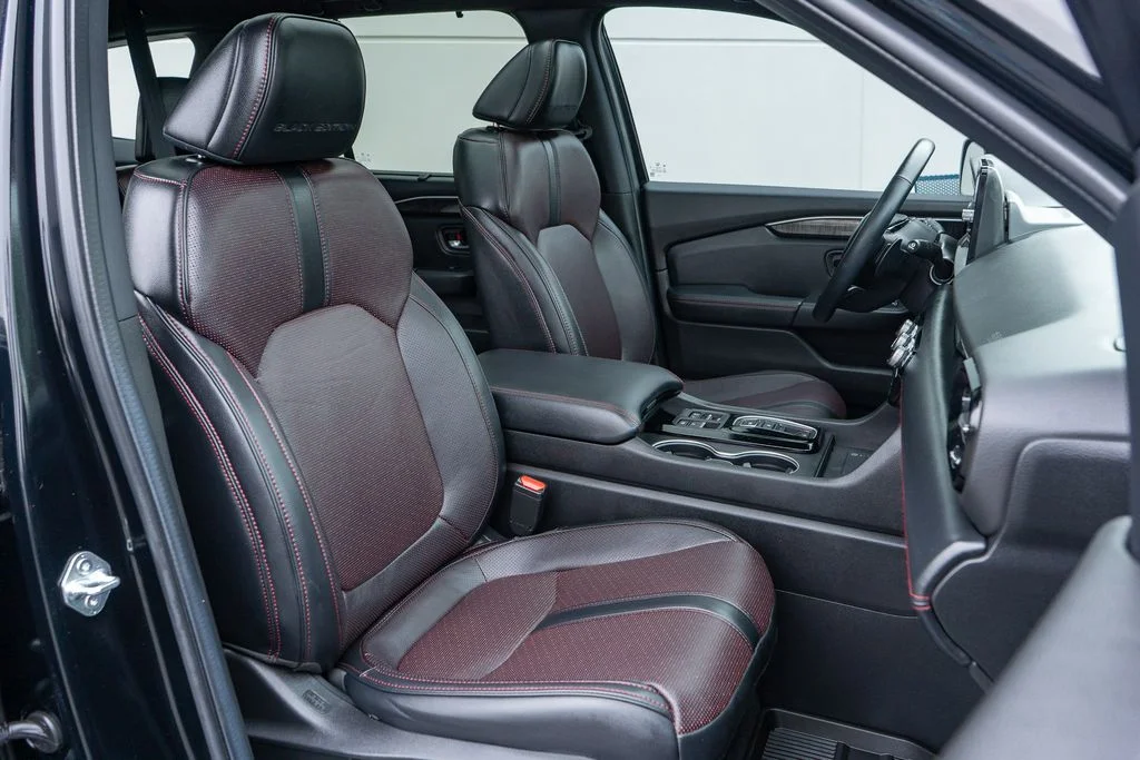 Certified Used 2025 Crystal Black Pearl Honda AWD Black Edition image 26