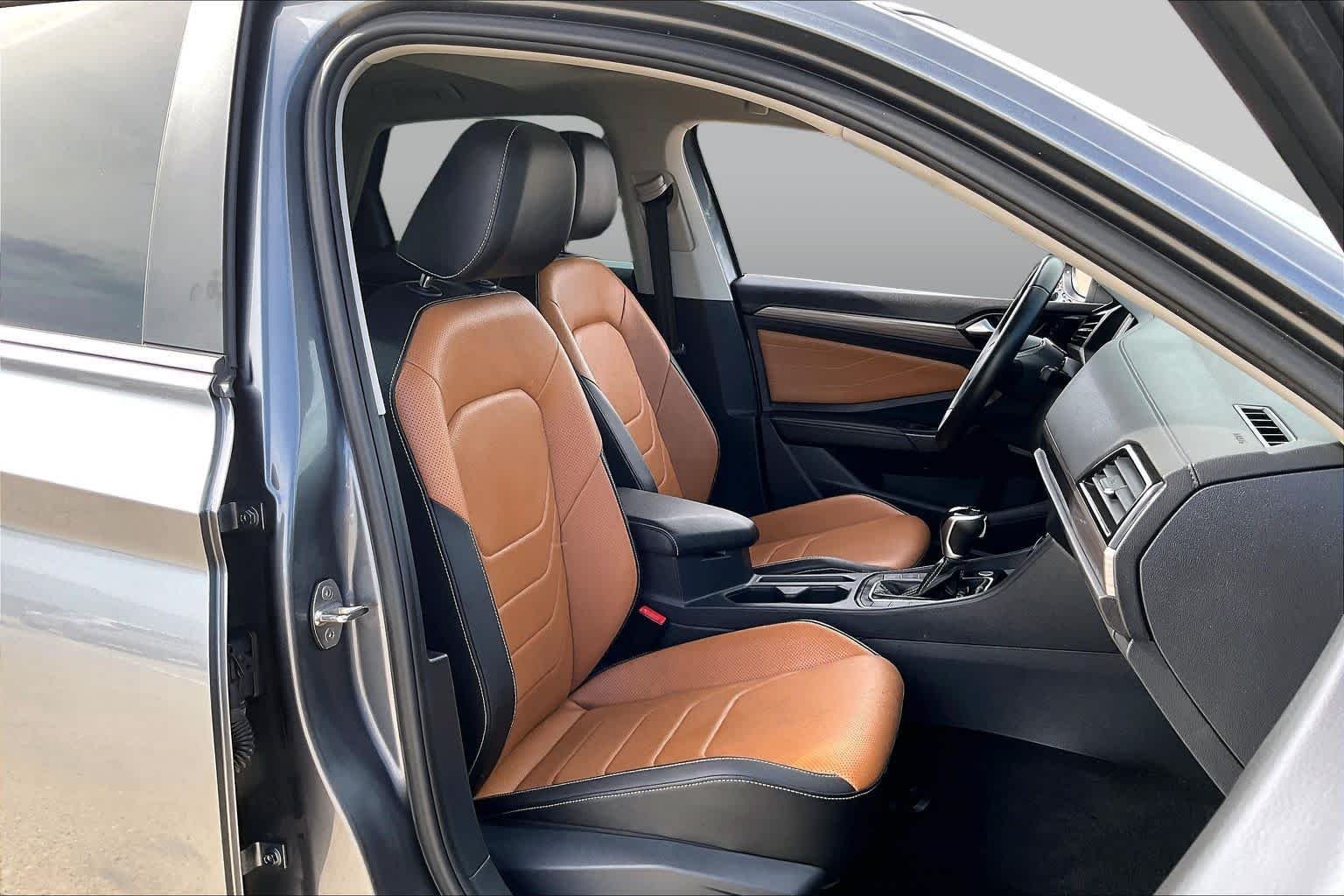 Used 2024 Platinum Gray Metallic Volkswagen SEL image 6