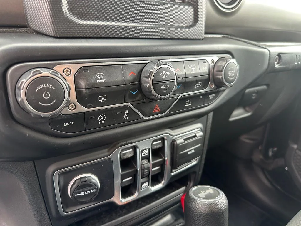Used 2023 Black Jeep Sport S image 5