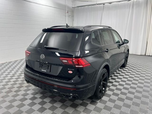 Used 2024 Black Volkswagen 2.0T SE R-Line Black image 5