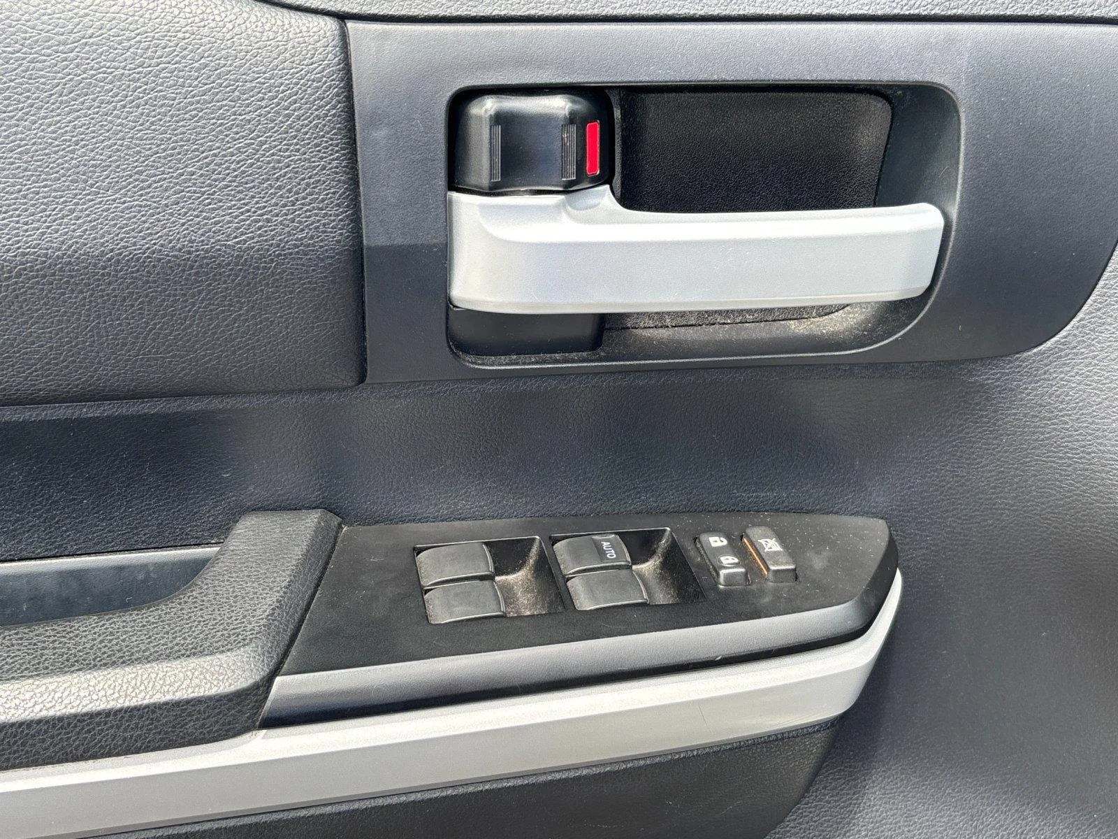 Used 2018 Silver Sky Metallic Toyota SR5 image 13