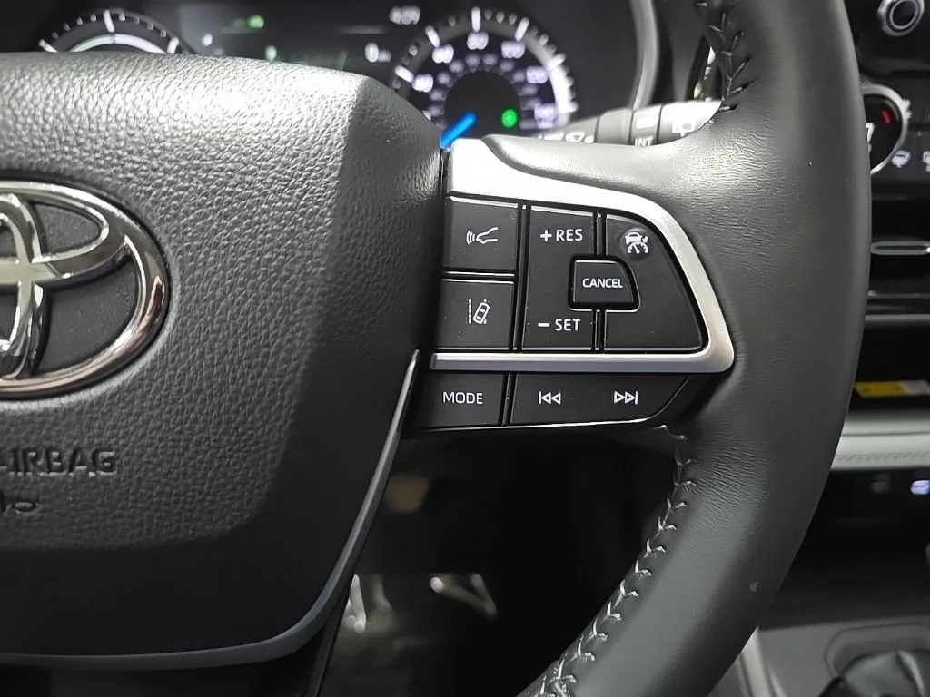 Used 2024 Black Toyota XLE image 21