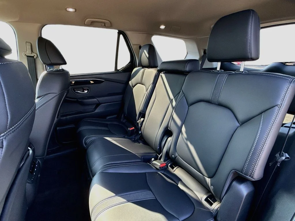 2025 Honda Pilot EX-L - Photo 24