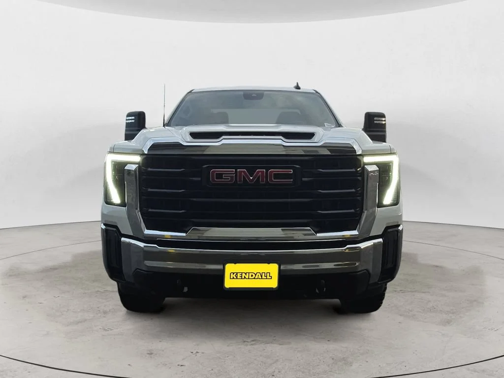Used 2024 Summit White GMC Pro image 3