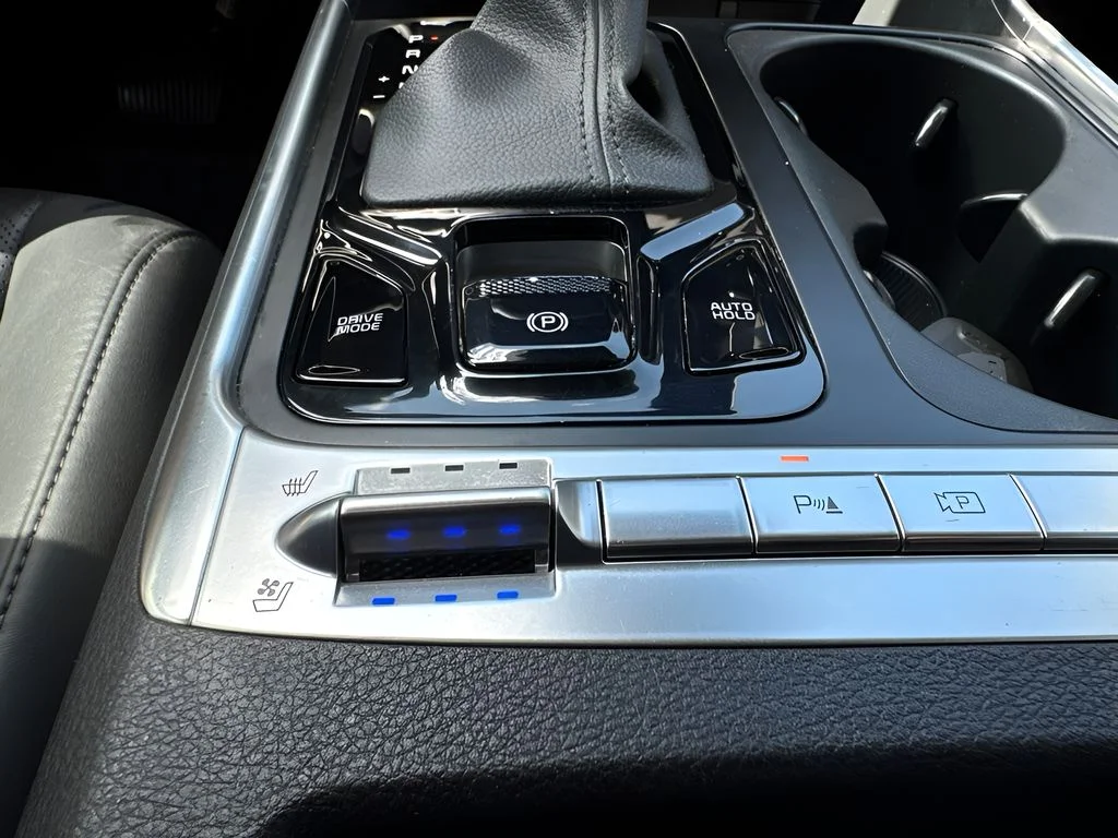 Used 2025 White Kia SX image 23